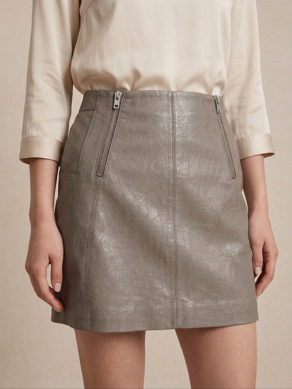 Theory 100% Lamb Leather Grey Double Zip Mini Skirt, Sz 8